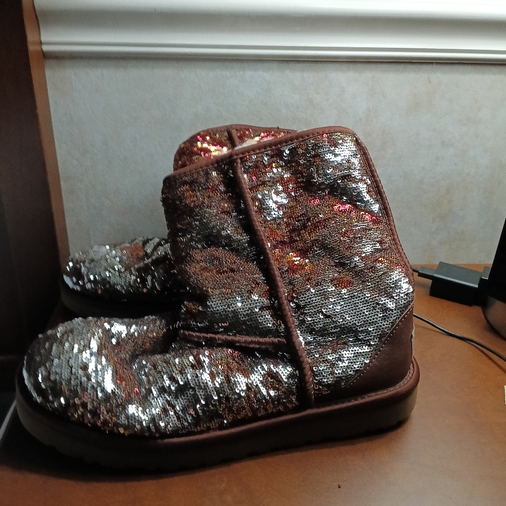 Sequin-Embellished Winter Boots for Women